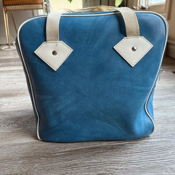 Vintage Blue Vinyl Travel/Carry Bag – Retro 70s  💙👜 - Picture 2 of 7
